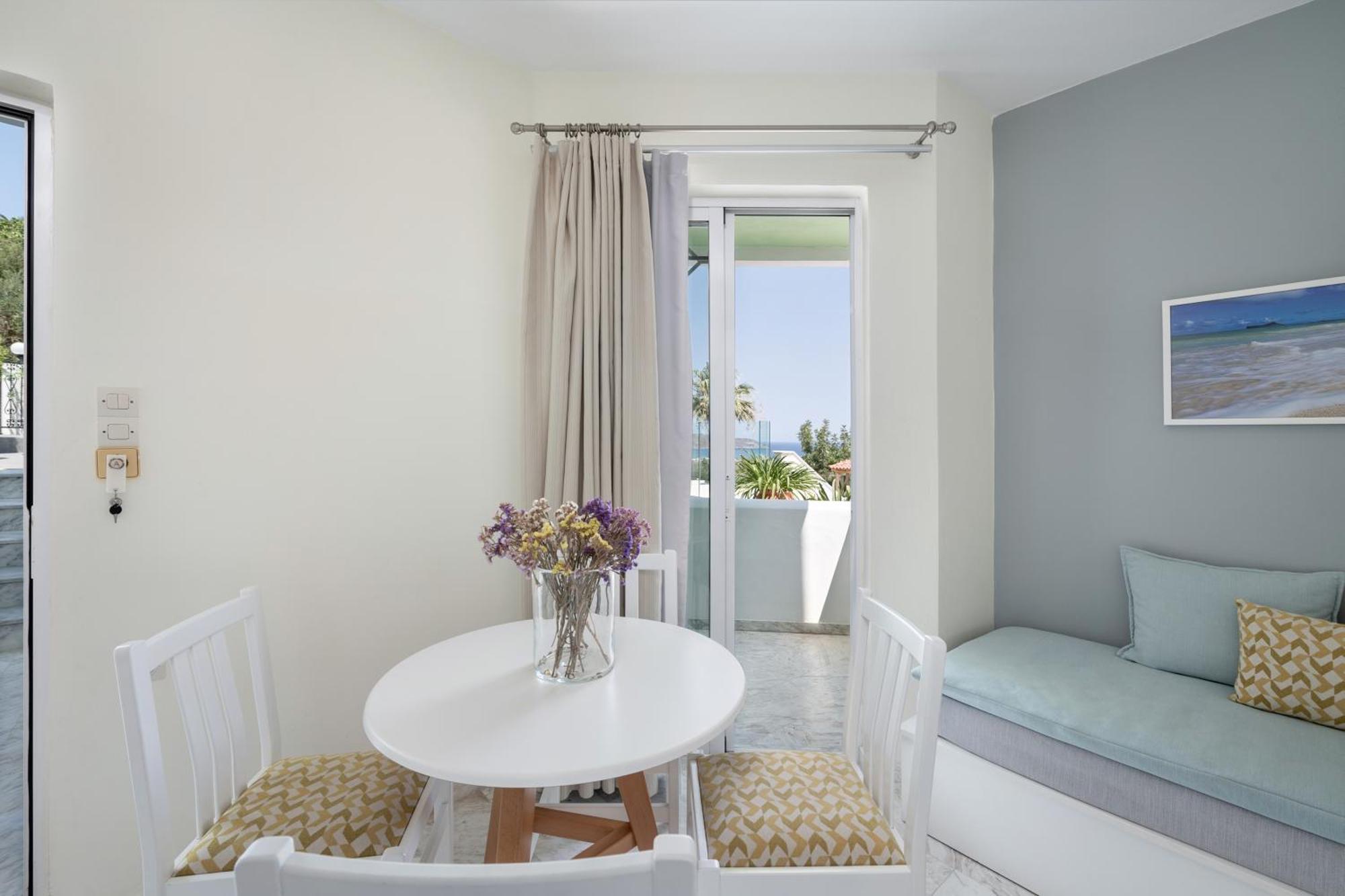 Villa Life Agia Marina Oda fotoğraf